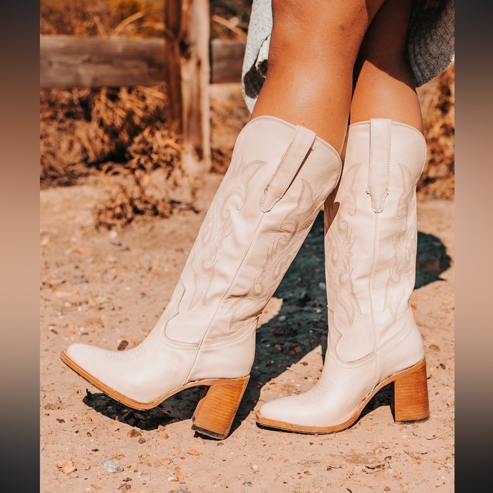 Freebird Jackson Cream Heeled Leather Boots